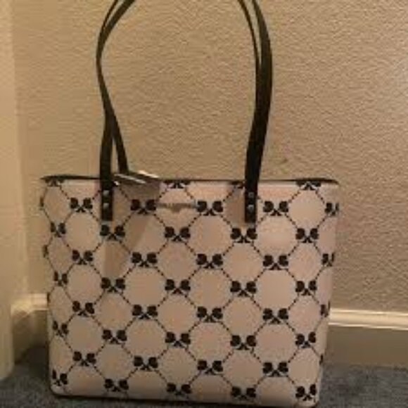 Karl Lagerfeld Black & White handbag 👜 - Picture 11 of 12